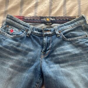 Lucky Brand Sweet n Straight jeans, size 8/29

Inseam 32 & 1/2 inches almost new